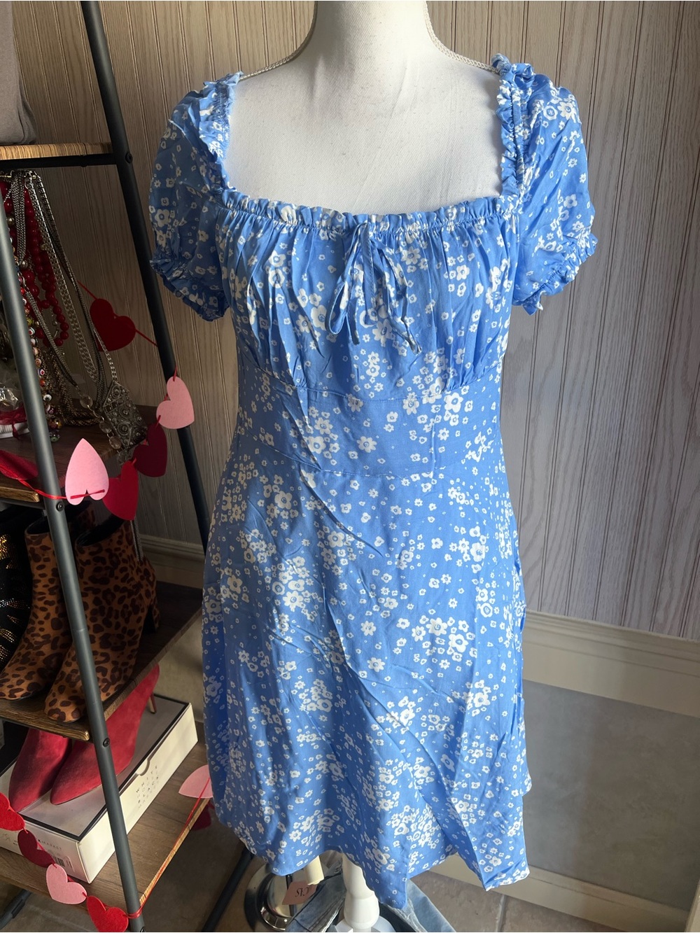 Square-Neck Blue Floral Mini Dress with Puff Sleeves - Picture 3 of 8